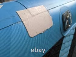 Planche à pagaie gonflable Bluefin SUP Cruise 10'8 en position debout, bleue, prix de détail recommandé de 499 £.