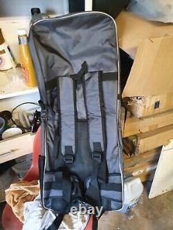 Planche de paddle gonflable premium Goosehill Sup Package, longueur de 10 pieds, largeur de 32 pouces, épaisseur de 6 pouces.